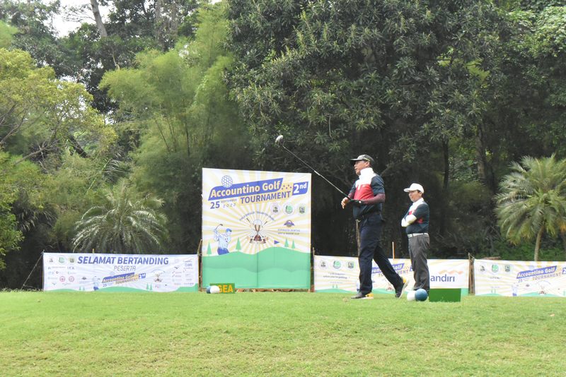 Para Akedemisi Turun Gunung di 2nd Accountino Golf Tournament di Permata Sentul Golf