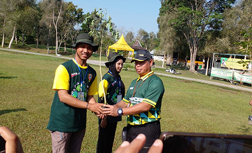 Dispora dan Pepelingasih Hijaukan Padang Golf Swargaloka di Banjarbaru