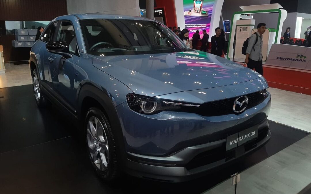 Mazda pamerkan mobil listrik MX-30 di GIIAS 2023