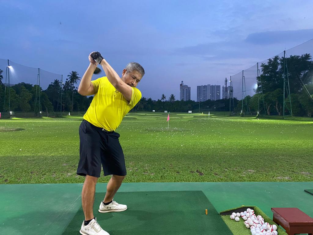 WhatsApp Image 2023-08-25 at 07.38.39 Leo bersama temanteman saat golf