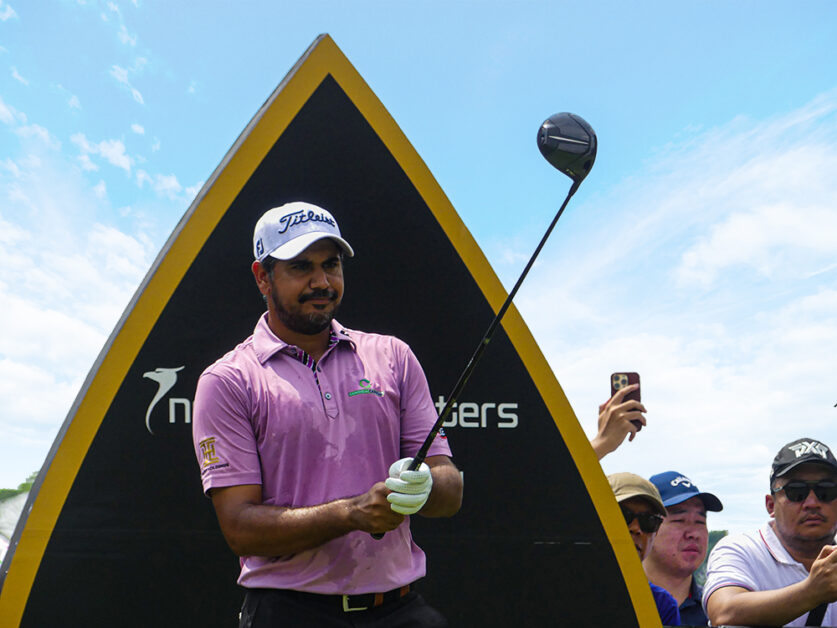 Gaganjeet Bhullar memimpin di putaran ketiga Indonesian Masters yang berlangsung di Royale Jakarta Golf Club