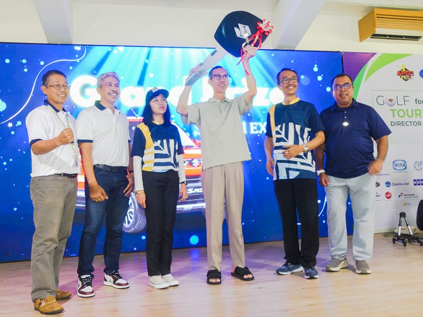 Bapak Jojok pemenang Grand Prze berupa satu unit mobil Suzuki Espresso