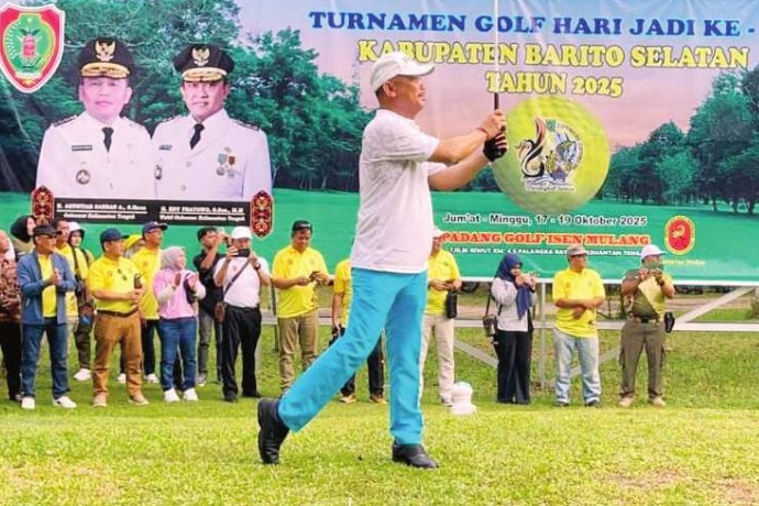 Bupati Barito Selatan Buka Turnamen Golf: Incar Bibit Pegolf Muda Kalteng