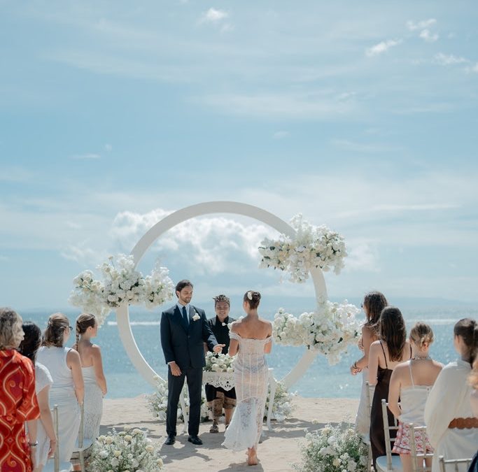 Restoran Tepi Pantai Berkelas untuk Pernikahan Mewah & Acara Korporasi Eksklusif