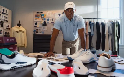 Tiger Woods Kembali ke Sepatu Golf Klasik, Ternyata Ini Alasan di Baliknya