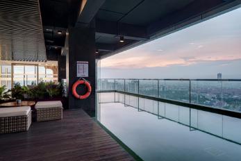 Whiz Luxe dan Golf Graha Famili Tawarkan Paket Swing & Stay